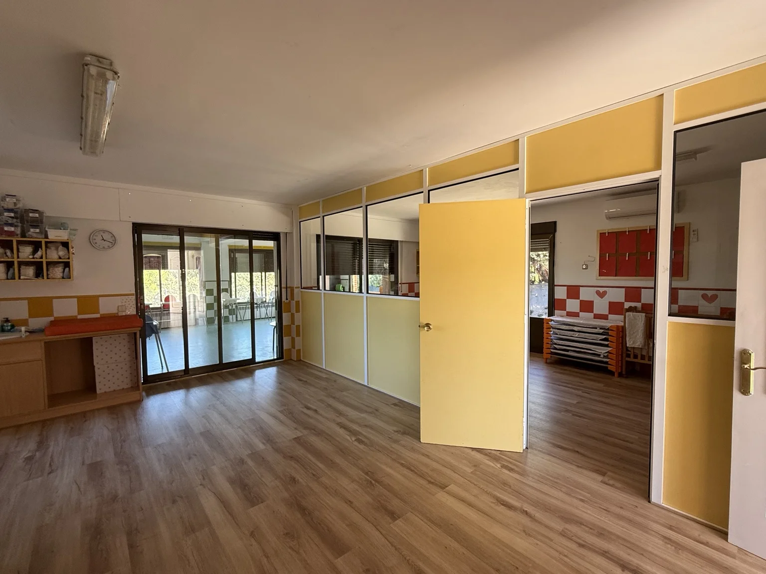 Espacios interiores y aulas de Cascarón Las Rozas
